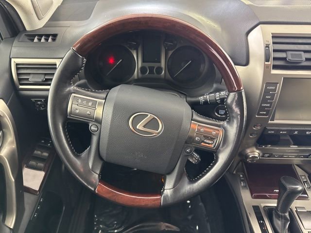 Used 2015 Lexus GX 460 w/ Premium Package AWD/4WD image 24