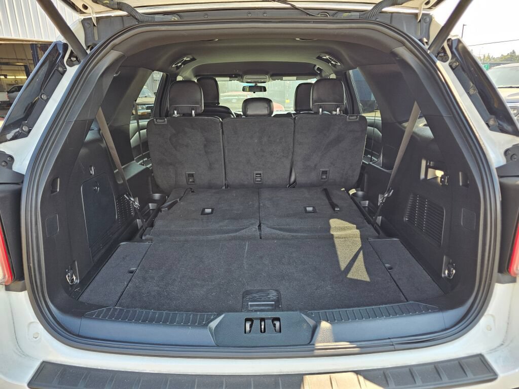 Used 2020 Ford Explorer XLT w/ Equipment Group 202A AWD/4WD image 10