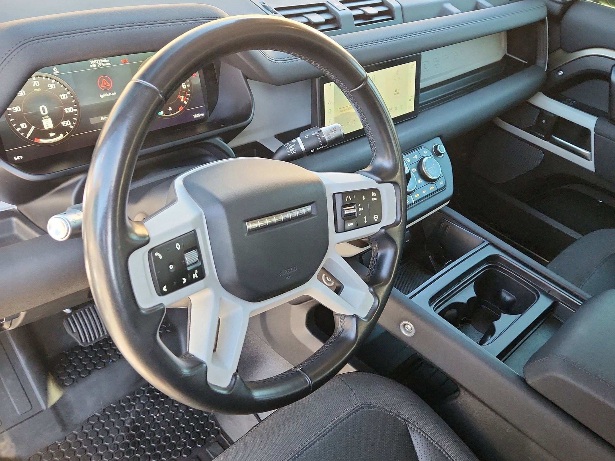 Used 2020 Land Rover Defender 110 SE image 4