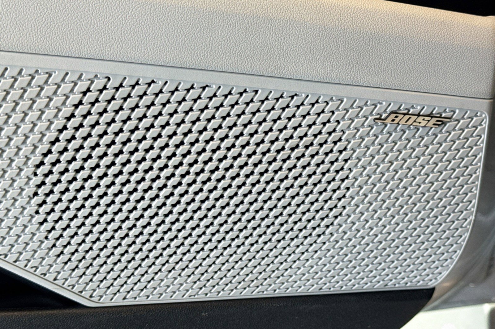 Used 2021 Hyundai Elantra Limited image 18