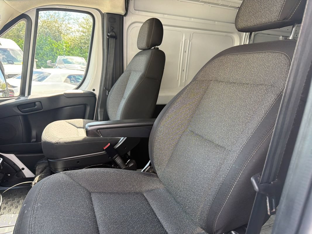 Used 2025 RAM ProMaster 2500 w/ Convenience Group FWD image 10