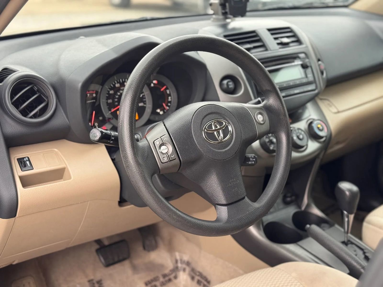 Used 2012 Toyota RAV4 4WD w/ Upgrade Value Pkg image 16