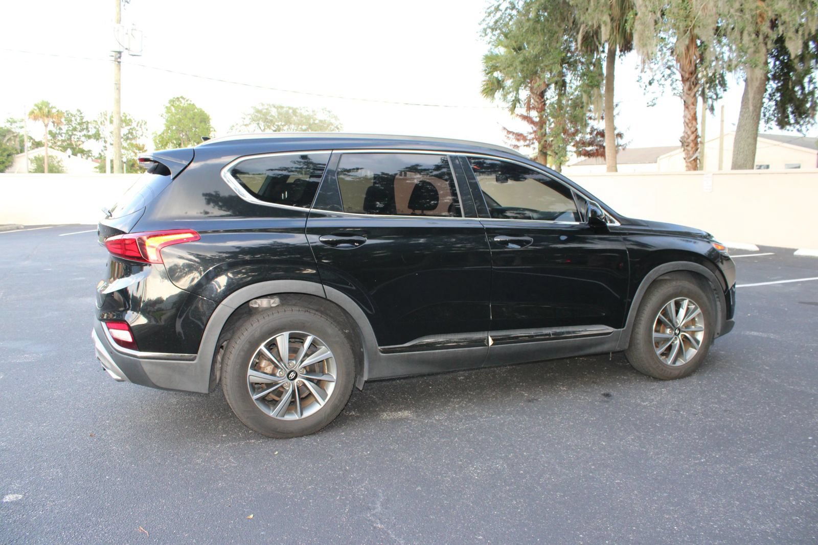 Used 2019 Hyundai Santa Fe SEL FWD image 15