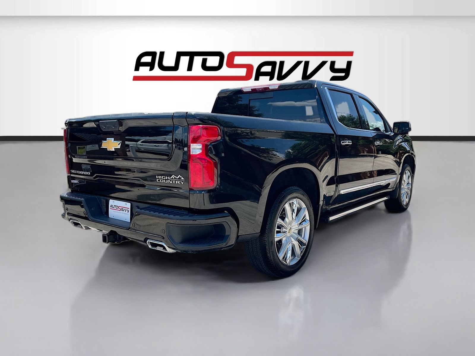 Used 2025 Chevrolet Silverado 1500 High Country AWD/4WD image 7