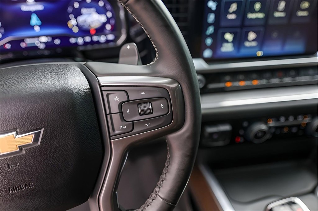 Used 2023 Chevrolet Silverado 1500 High Country w/ High Country Premium Package image 16