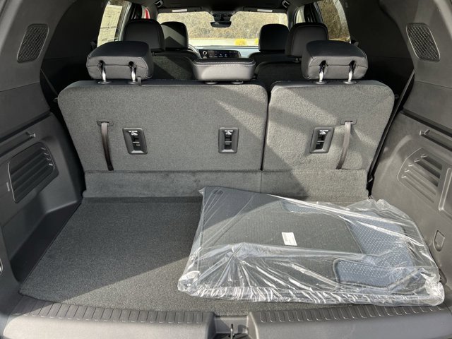 New 2026 Chevrolet Traverse LT w/ Driver Confidence Package FWD image 26