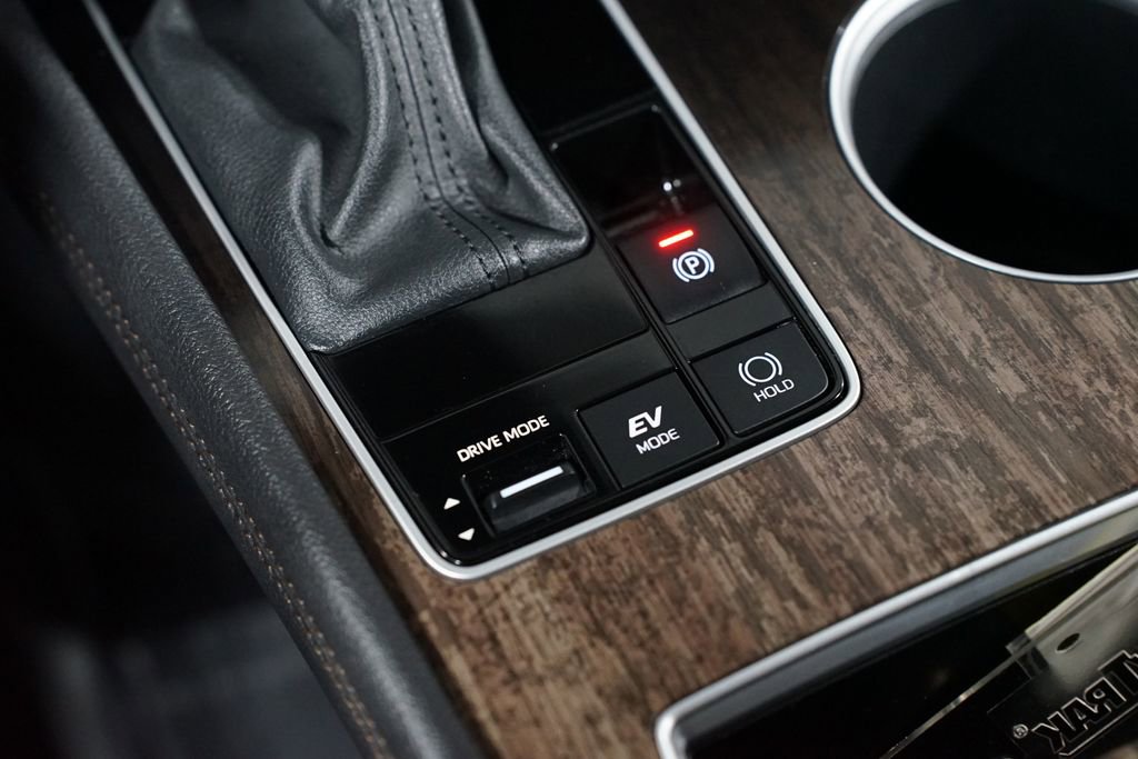 Used 2025 Toyota Sienna Limited image 22