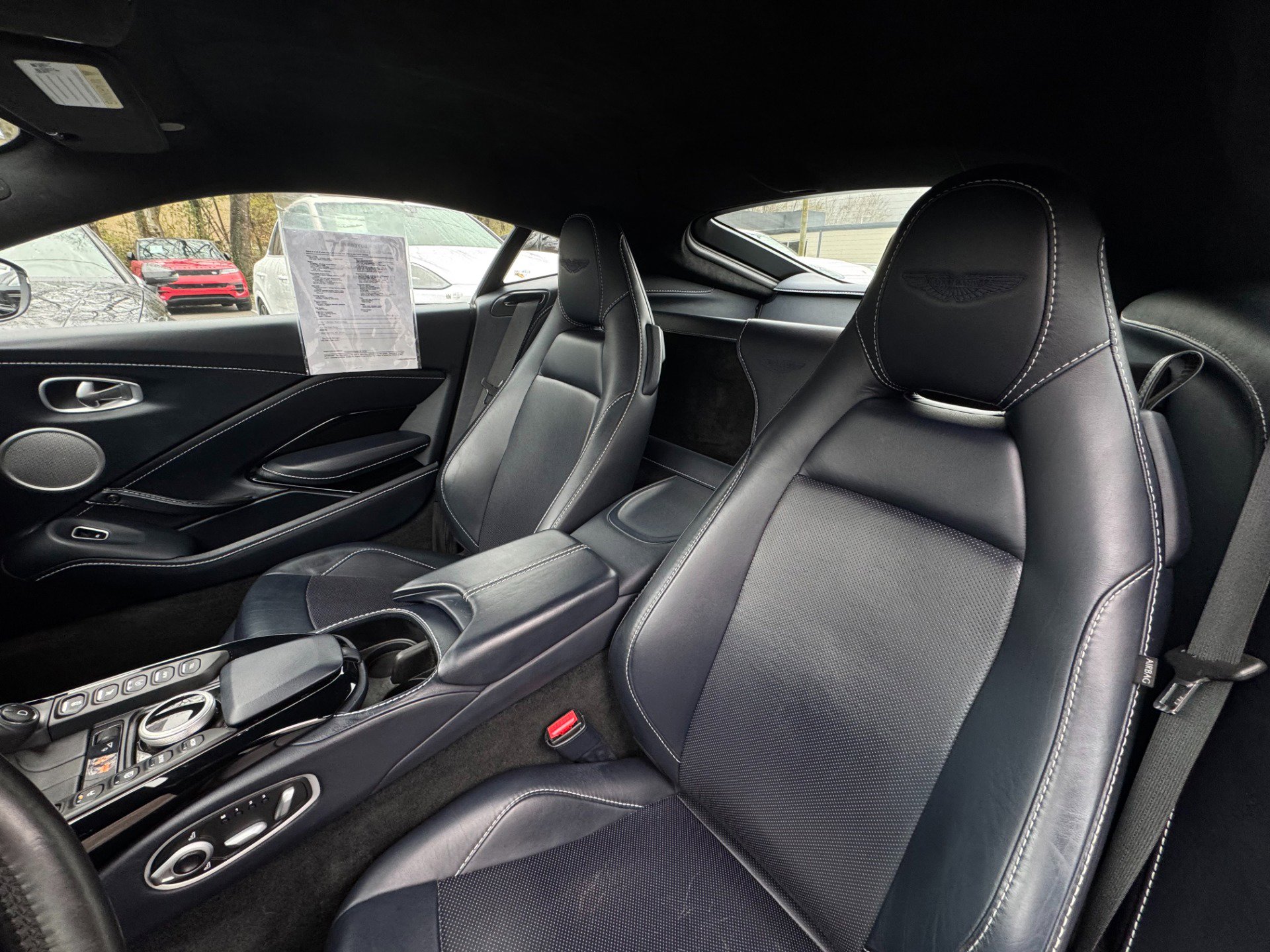 Used 2020 Aston Martin V8 Vantage Coupe image 11