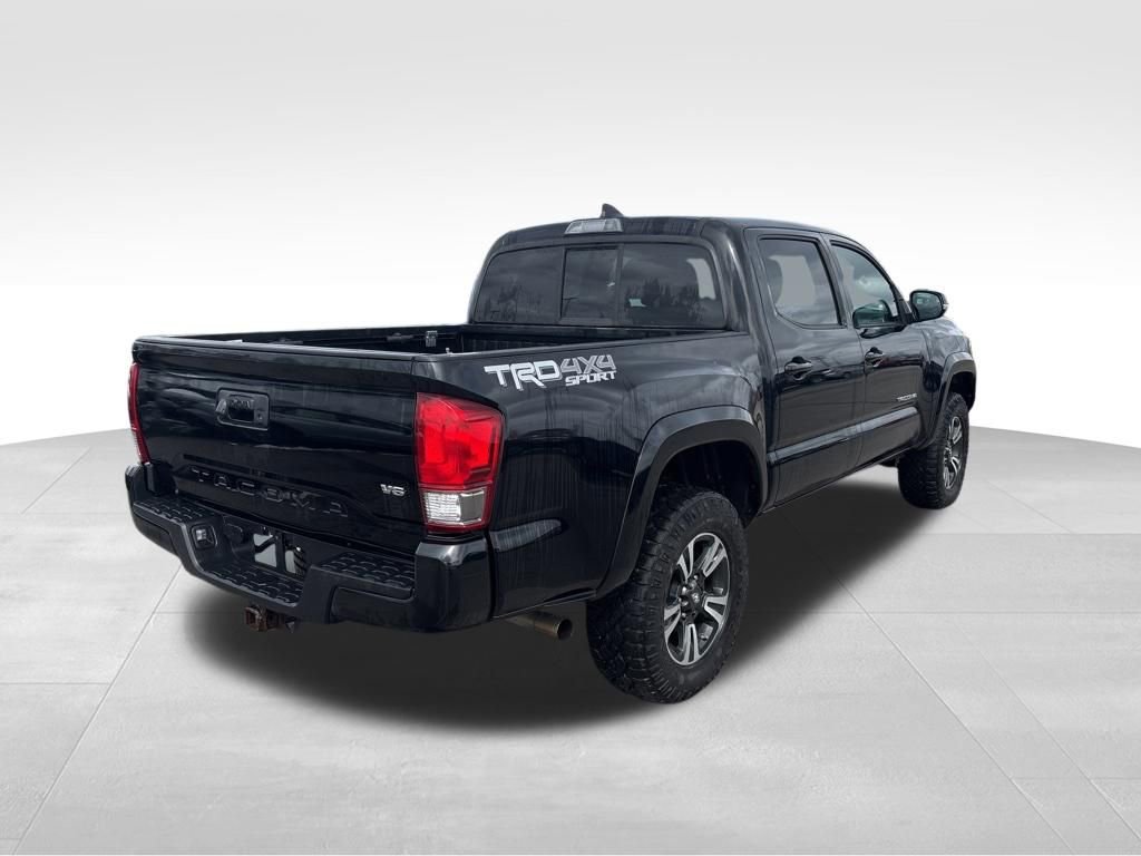 Used 2016 Toyota Tacoma TRD Sport w/ Towing Package image 6