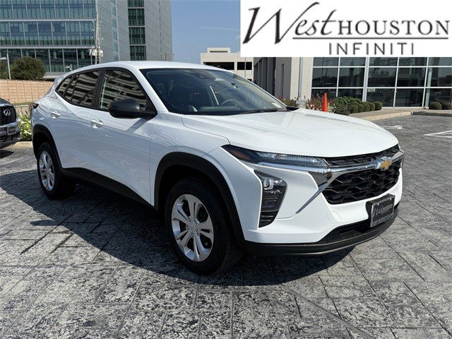 Used 2025 Chevrolet Trax LS w/ Driver Confidence Package