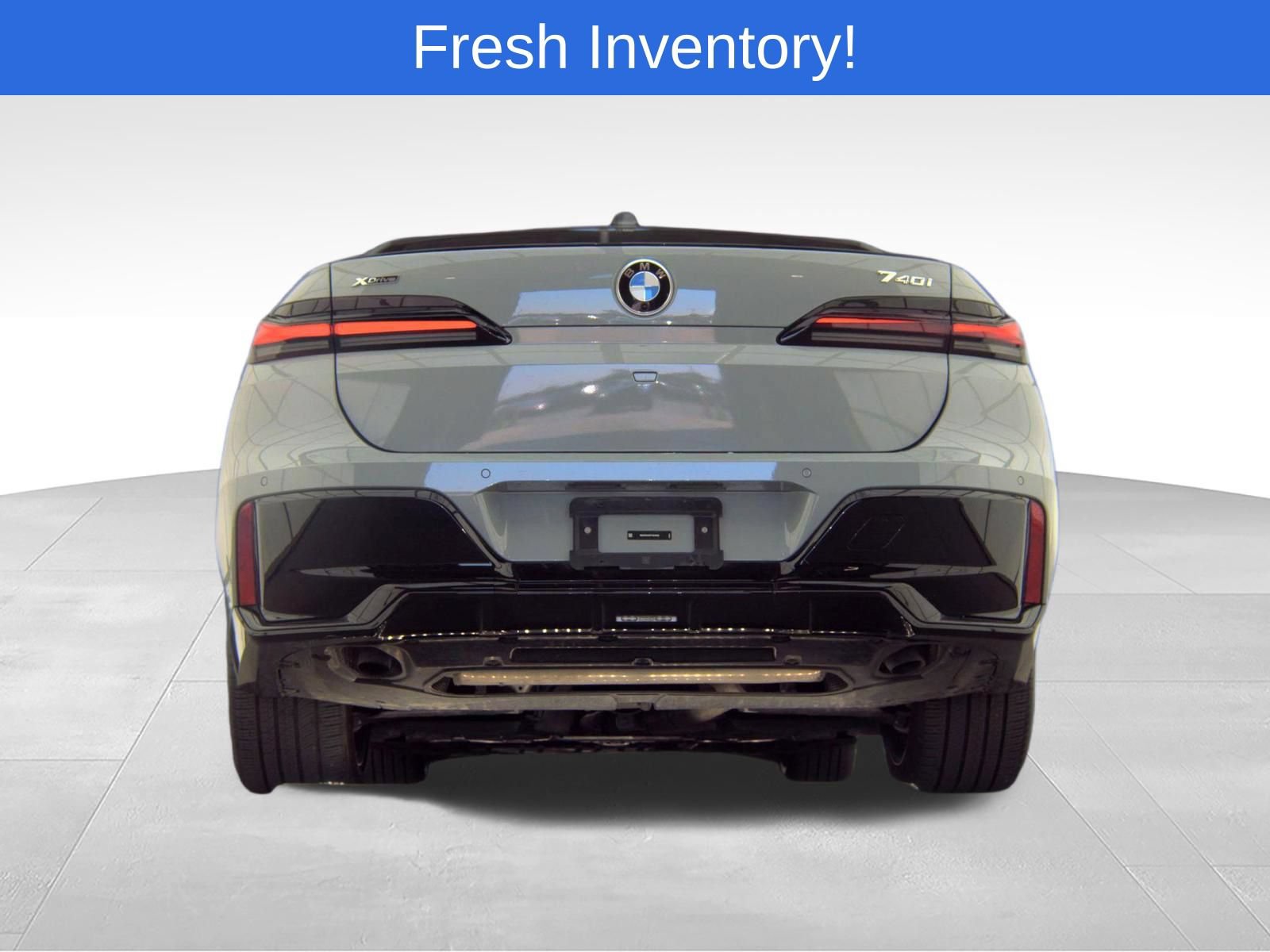 Used 2026 BMW 740i xDrive w/ Premium Package AWD/4WD image 7