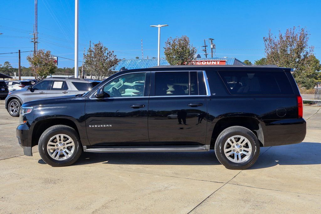 Used 2018 Chevrolet Suburban LT image 24