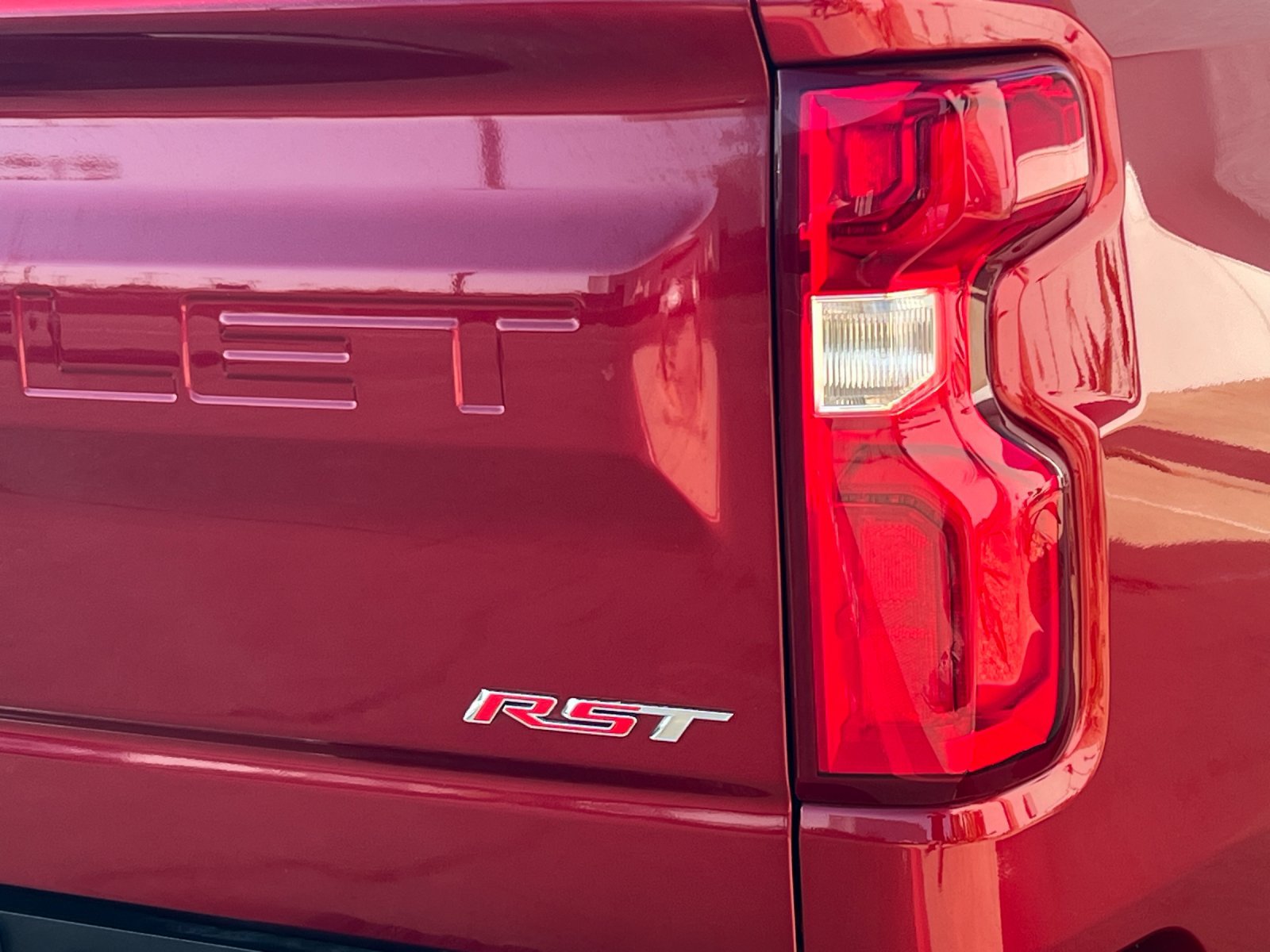 Used 2021 Chevrolet Silverado 1500 RST w/ Z71 Off-Road Package AWD/4WD image 26