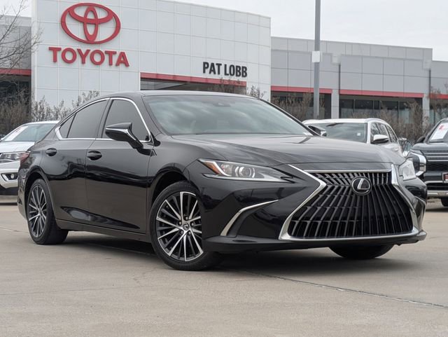 Used 2023 Lexus ES 300h w/ Premium Package image 2
