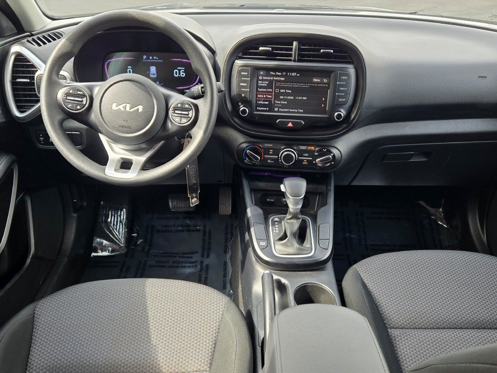 Used 2024 Kia Soul LX w/ Option Group 015 FWD image 17
