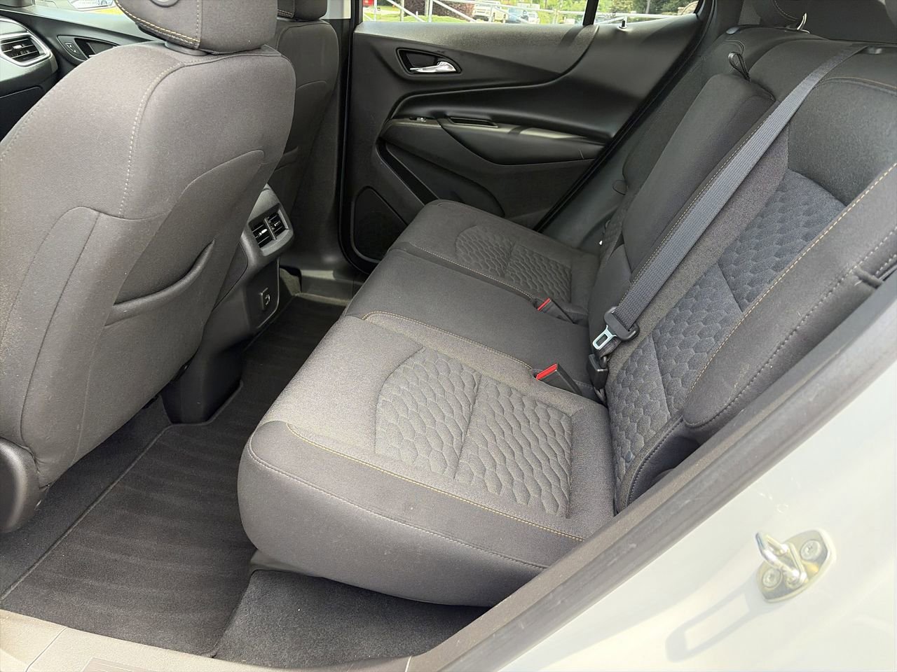 Used 2019 Chevrolet Equinox LT w/ Driver Convenience Package FWD image 28