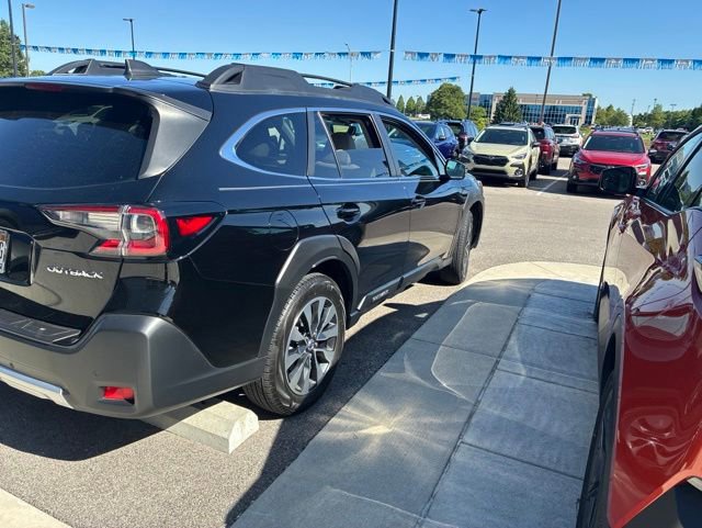 Used 2024 Subaru Outback Limited AWD/4WD image 3