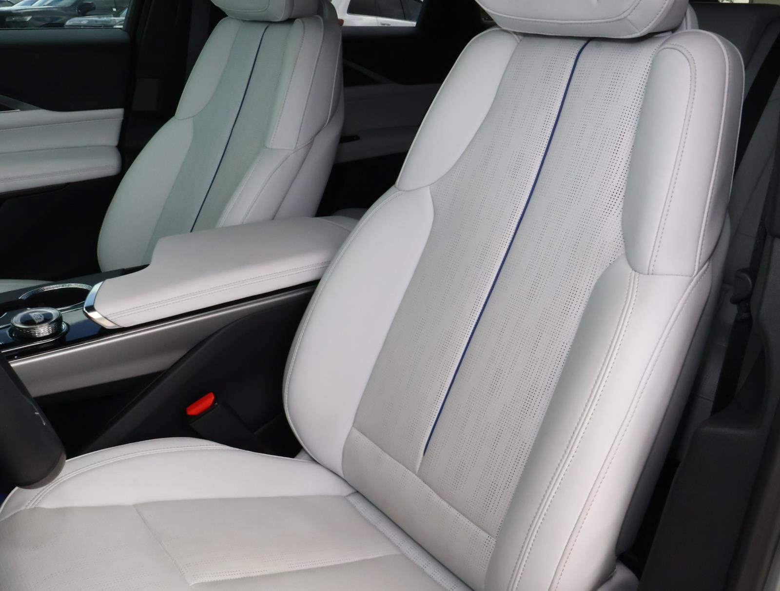 Certified 2024 Cadillac Lyriq Sport RWD image 18