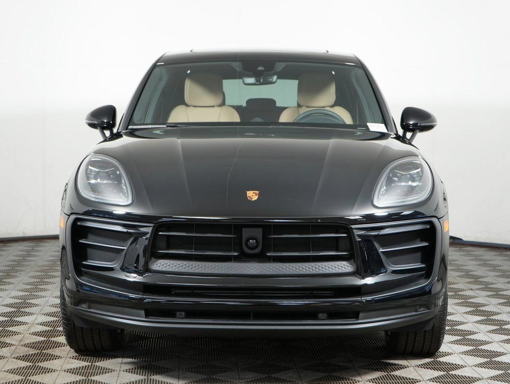 Certified 2026 Porsche Macan AWD/4WD image 10
