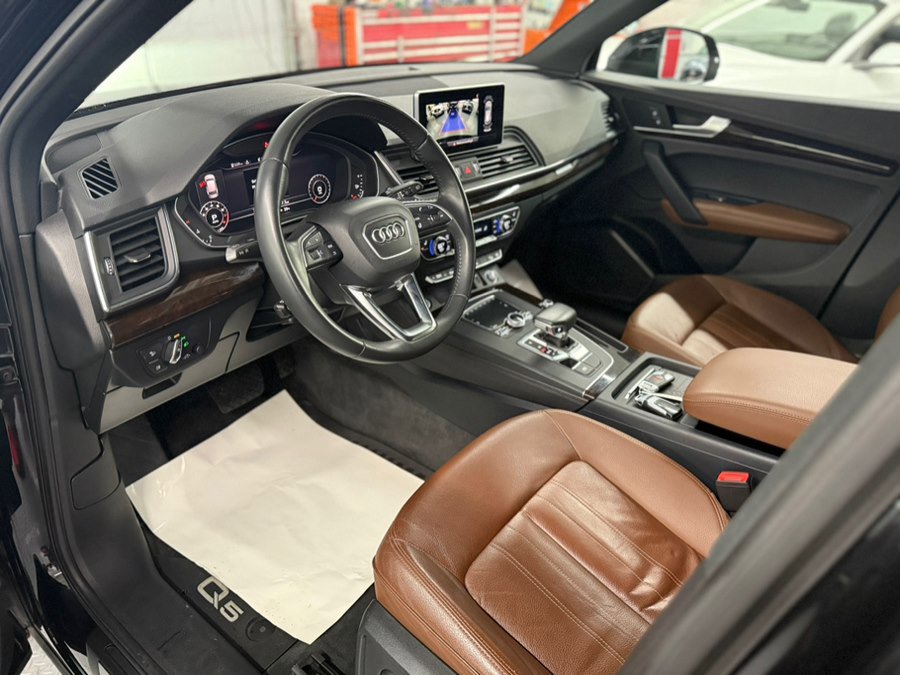 Used 2019 Audi Q5 2.0T Premium Plus w/ Premium Plus Package AWD/4WD image 16