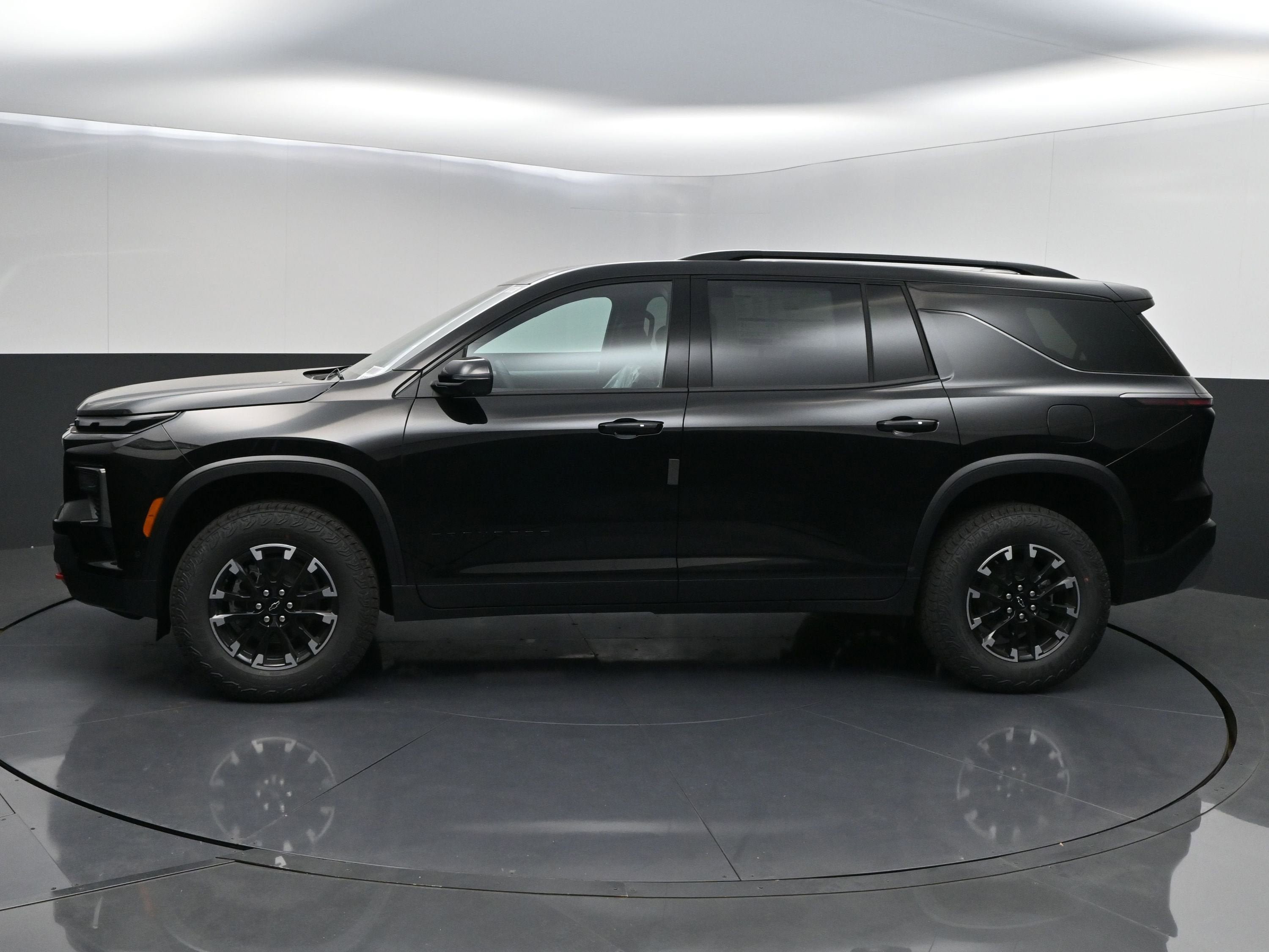 New 2026 Chevrolet Traverse Z71 w/ Enhanced Driving Package AWD/4WD image 4