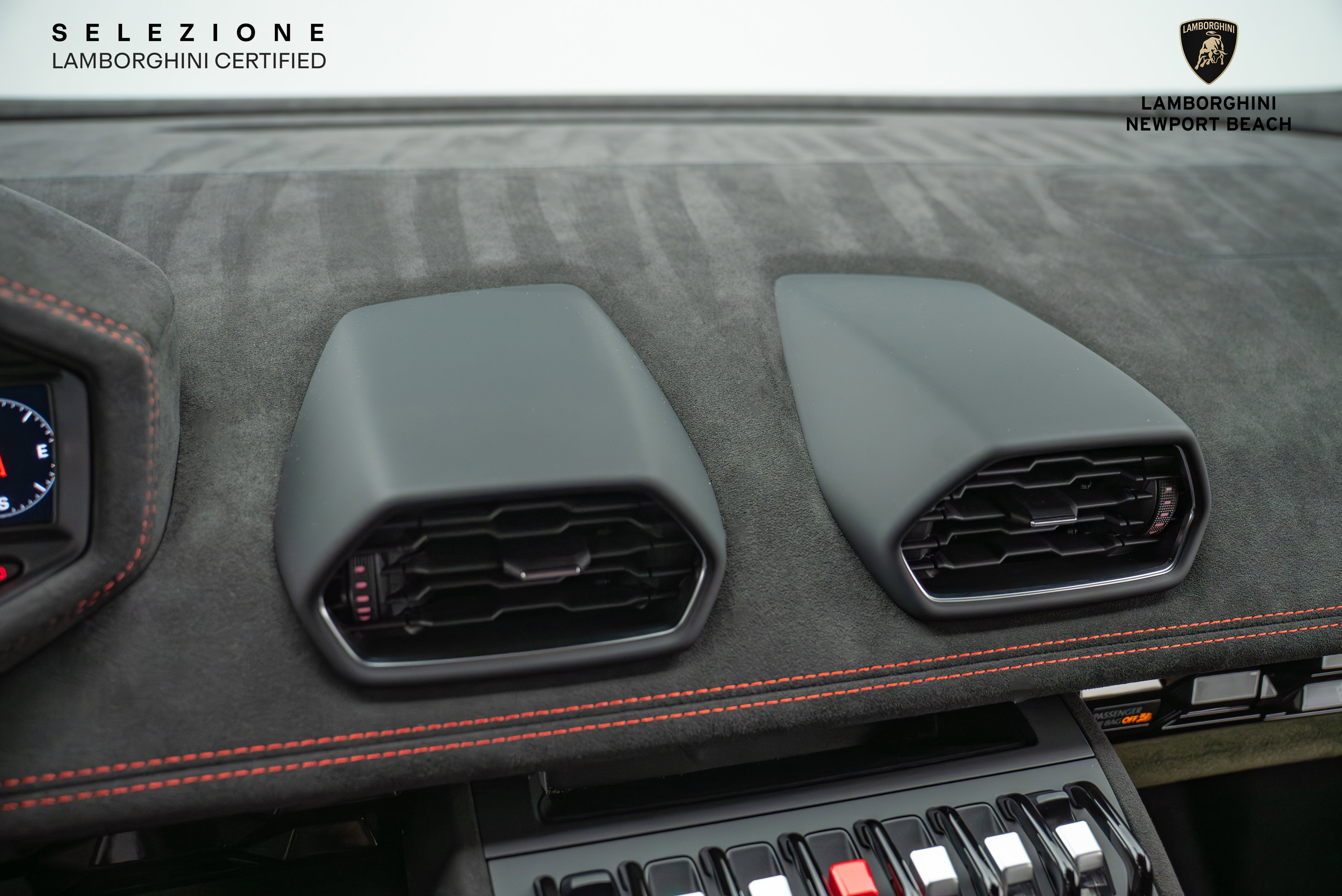 Used 2024 Lamborghini Huracan Sterrato image 32