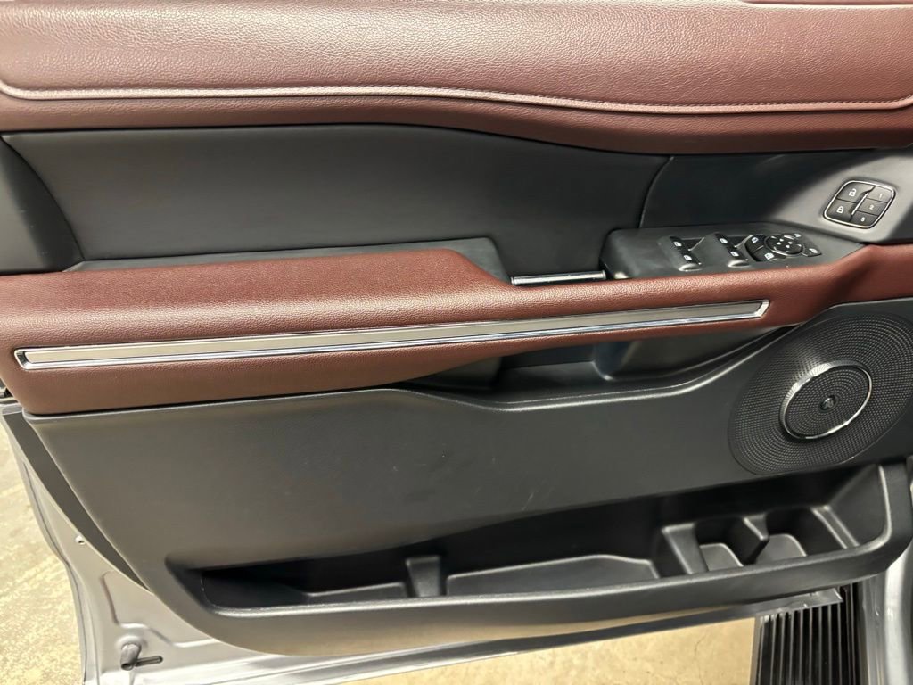 Used 2024 Ford Expedition Limited RWD image 18