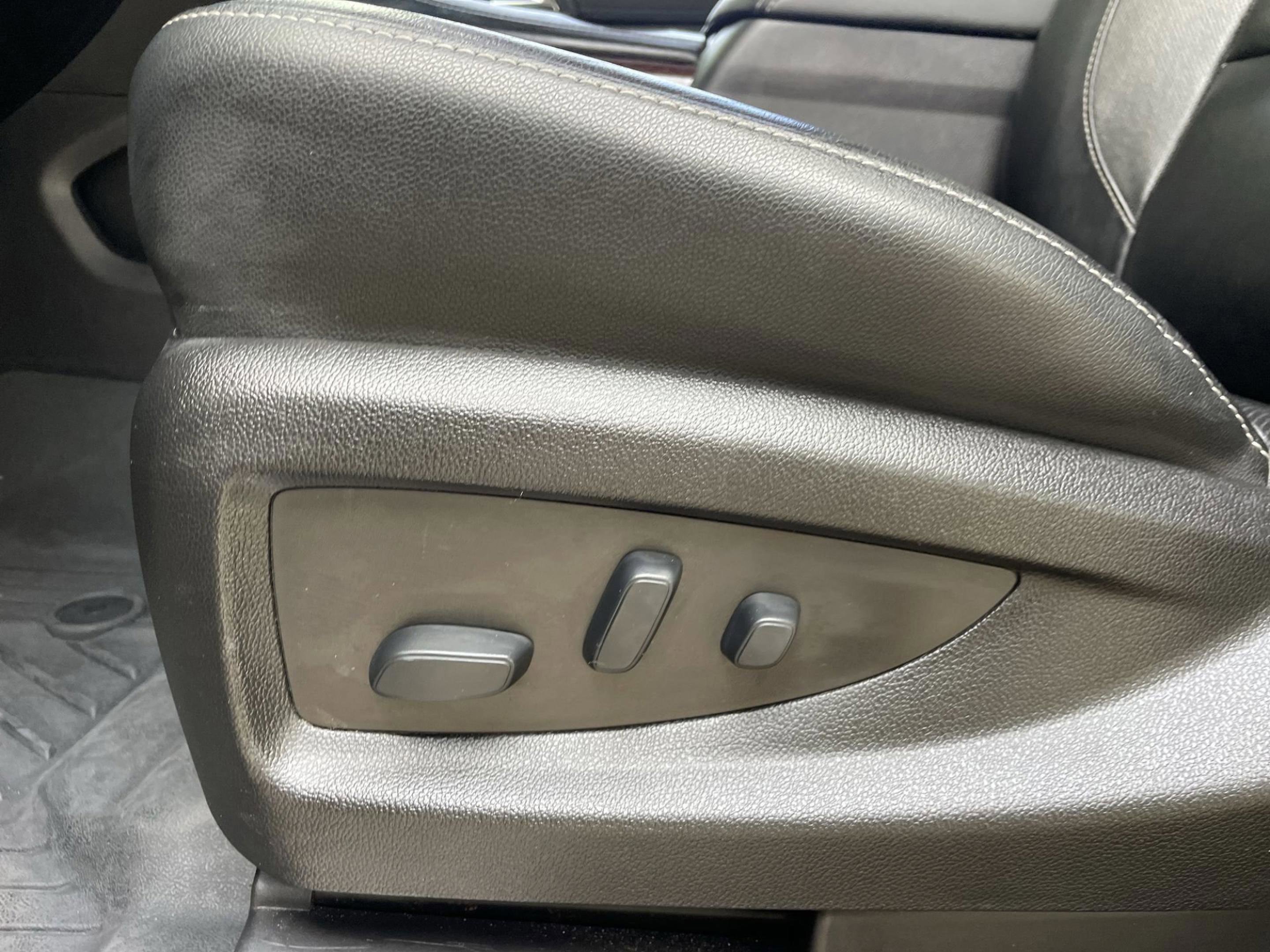 Used 2019 GMC Yukon SLT image 19