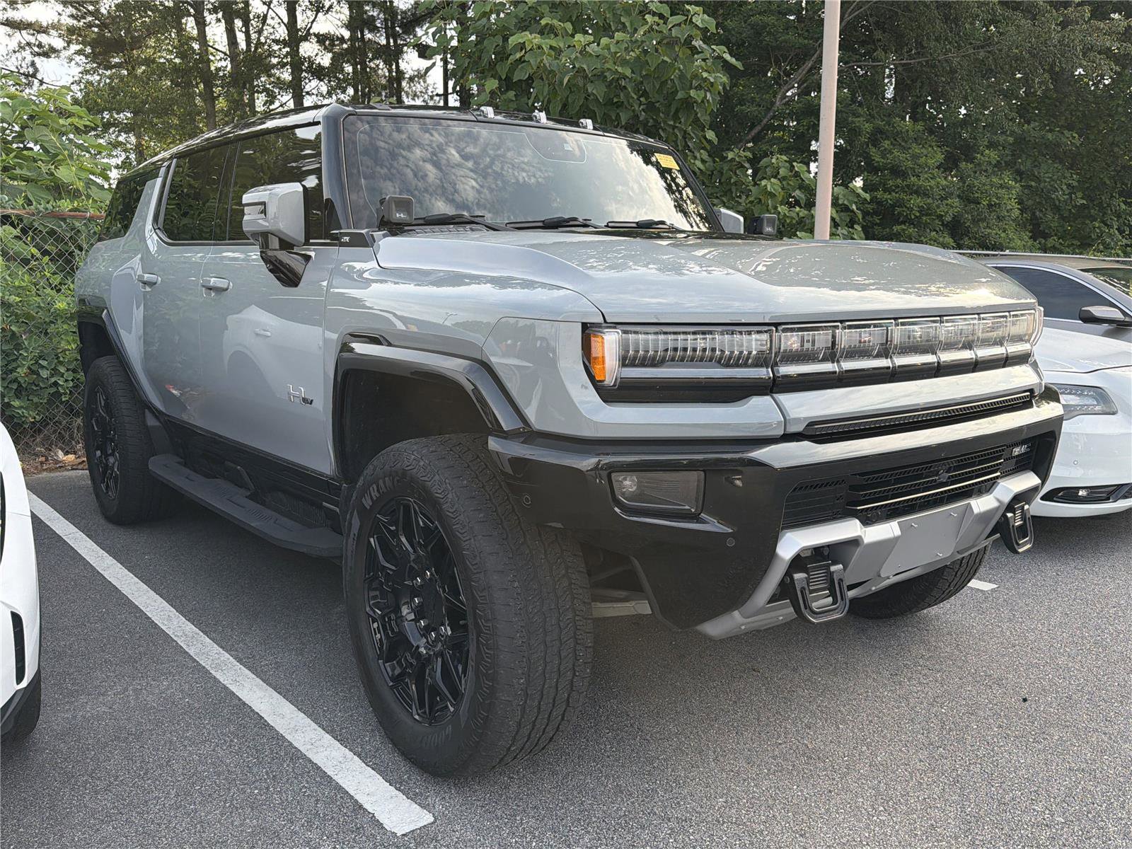 Used 2024 GMC Hummer EV 2X w/ LPO, Illumination Package AWD/4WD image 3
