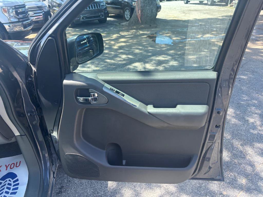 Used 2012 Nissan Pathfinder S RWD image 21