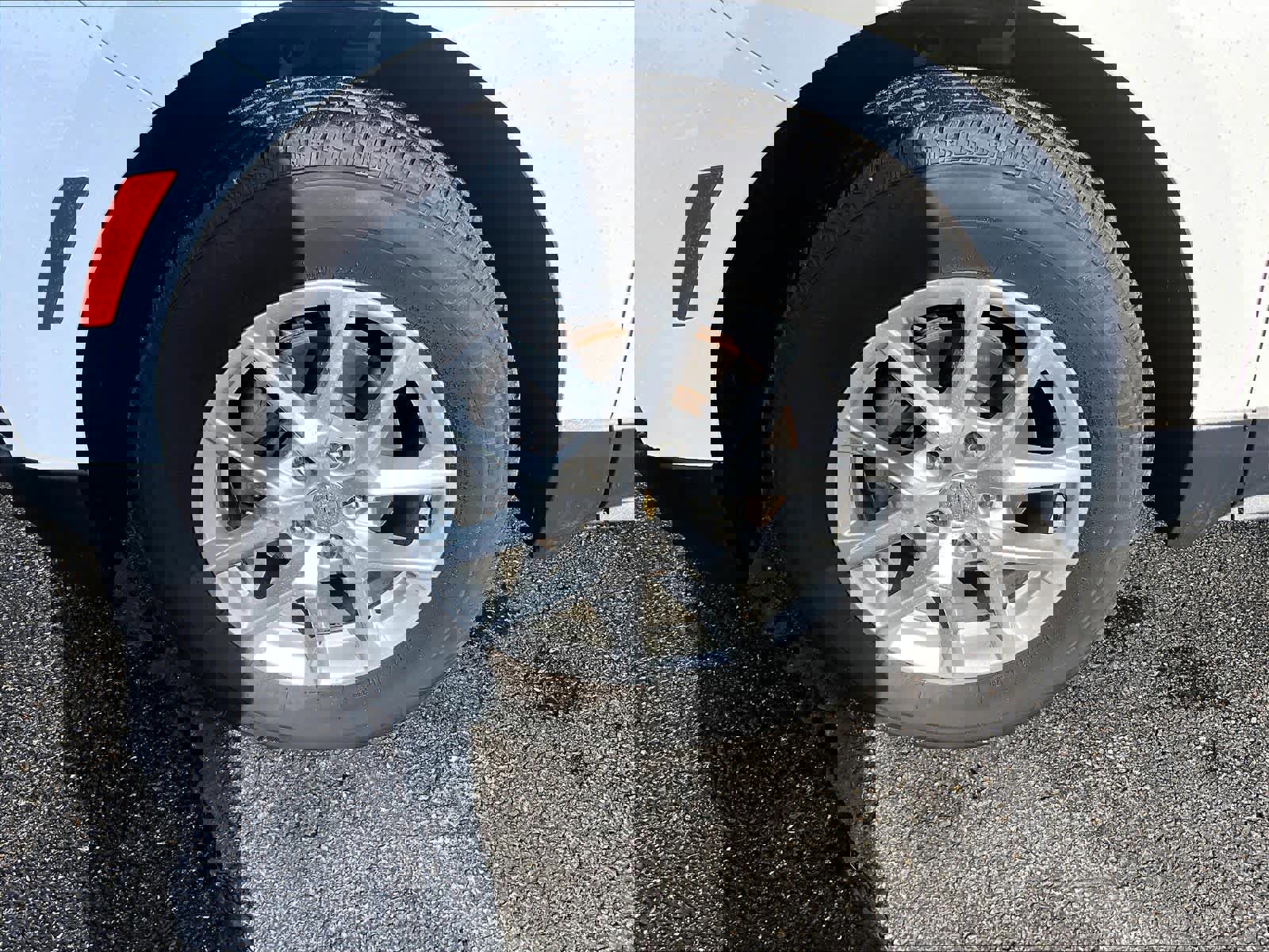 Used 2024 Chevrolet Equinox LT image 7