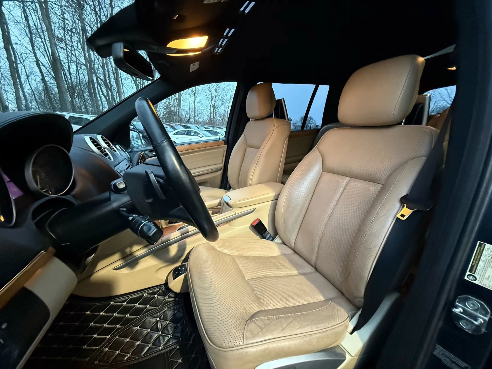 Used 2012 Mercedes-Benz GL 550 GL 550 4MATIC Sport Utility 4D image 12