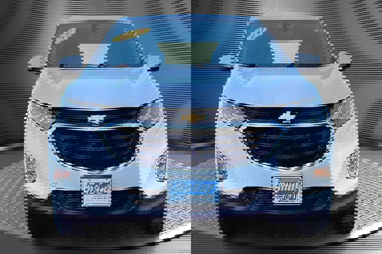 Used 2019 Chevrolet Equinox LT image 2