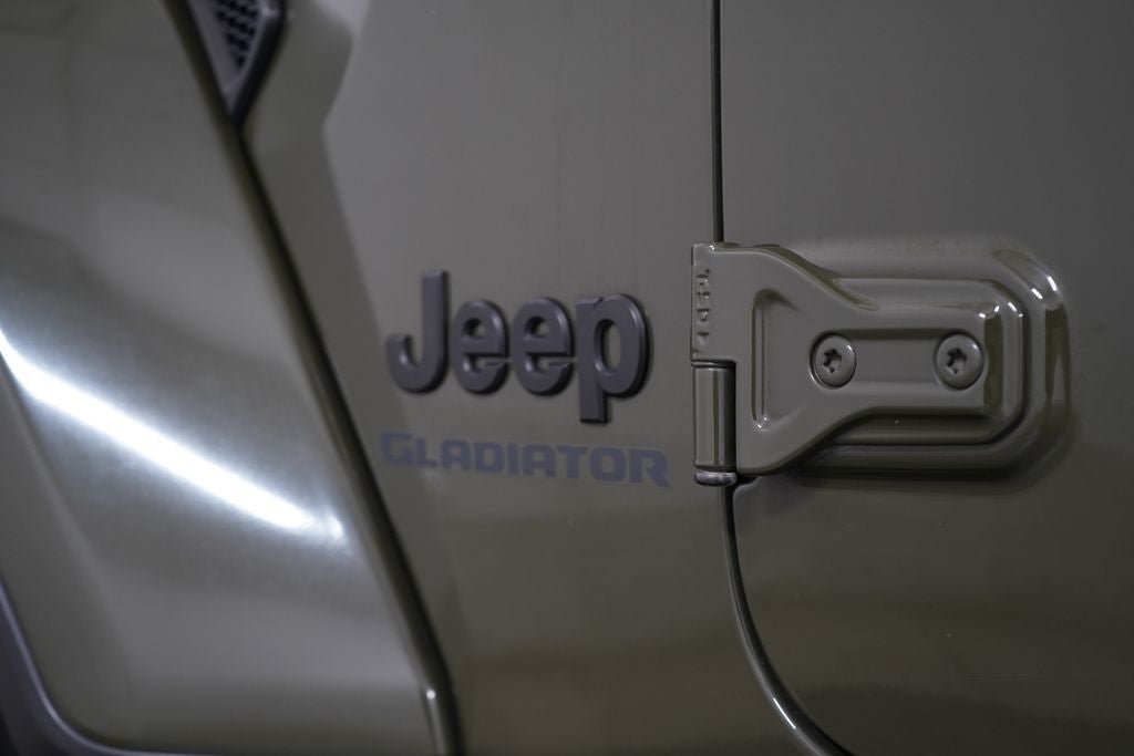 Used 2022 Jeep Gladiator Sport AWD/4WD image 11
