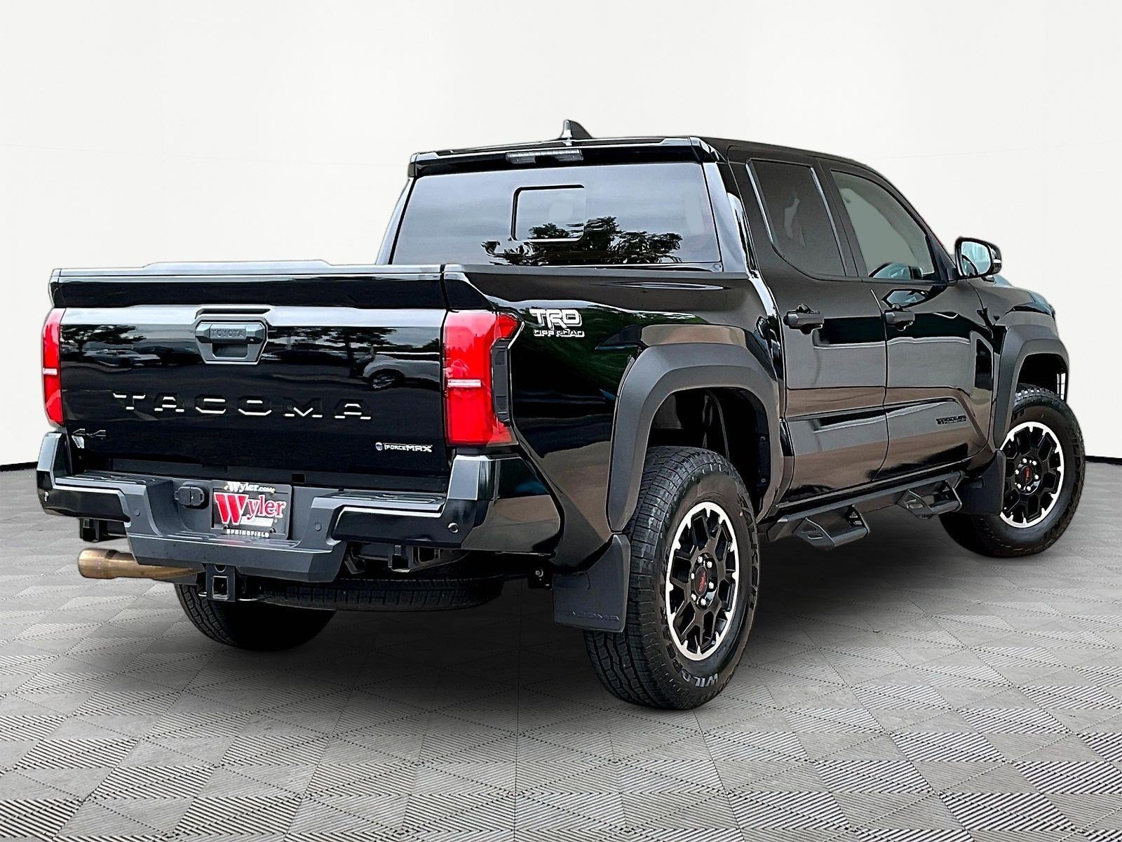 Used 2025 Toyota Tacoma TRD Off-Road w/ TRD Off Road Upgrade Package AWD/4WD image 6