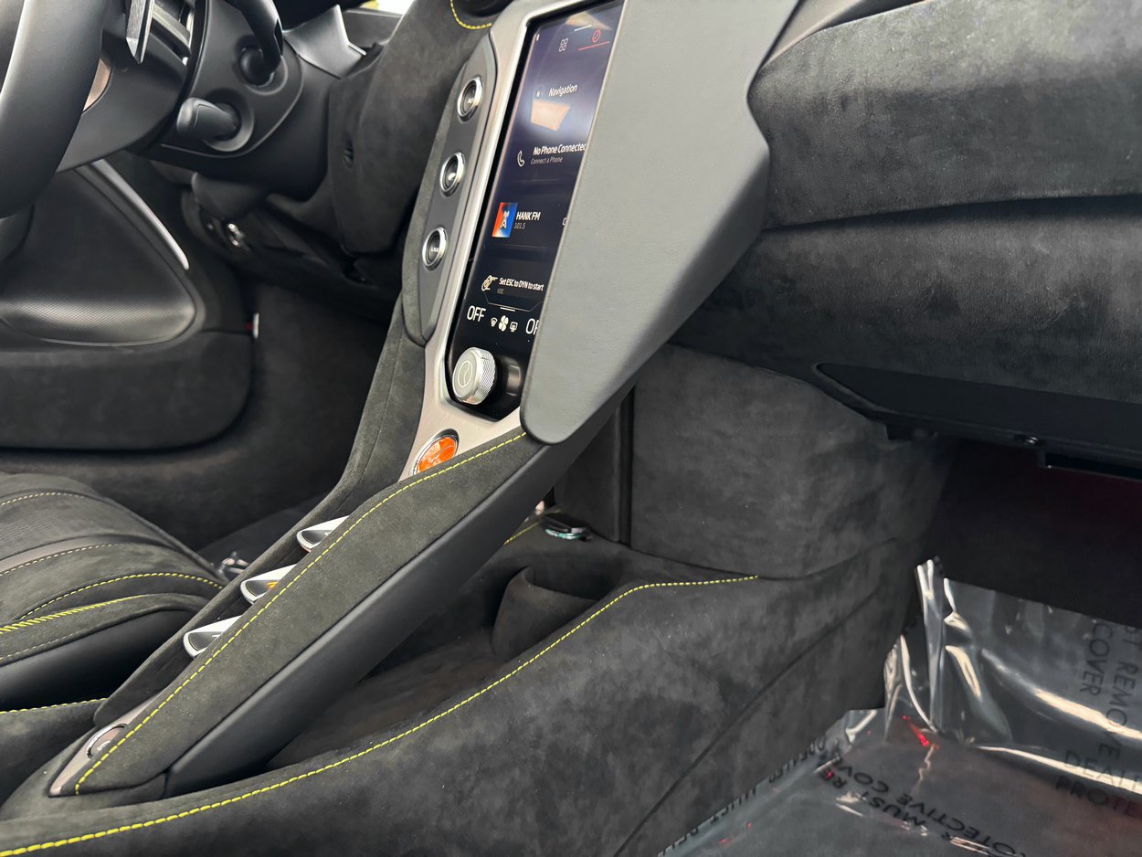 New 2026 McLaren 750S Spider RWD image 25