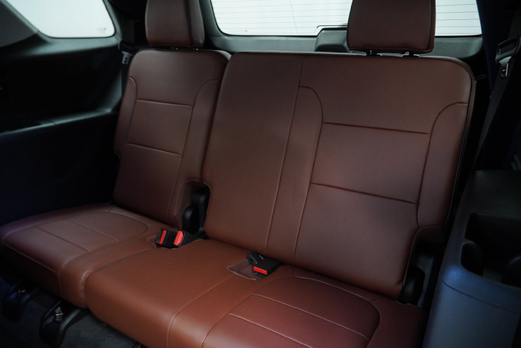Used 2019 Chevrolet Traverse High Country w/ LPO, Floor Liner Package AWD/4WD image 23