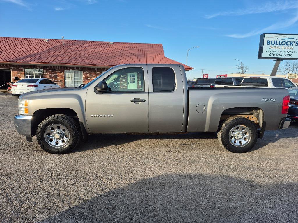 Used 2013 Chevrolet Silverado 1500 W/T w/ LS Package image 2