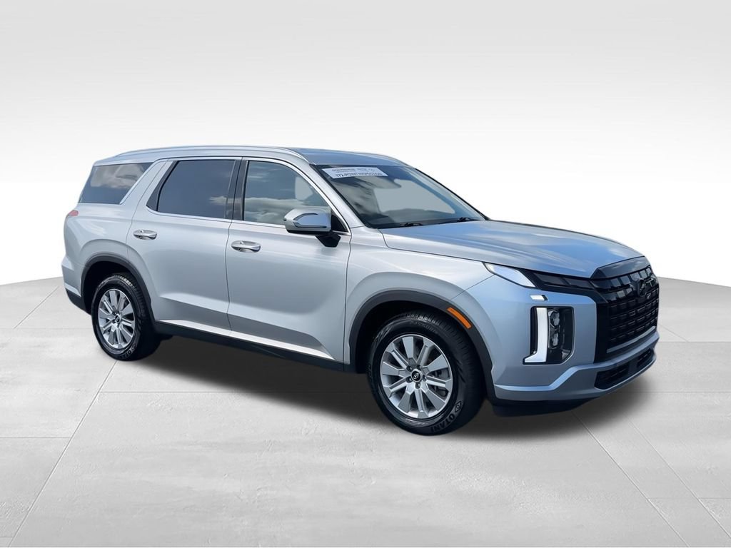 Used 2025 Hyundai Palisade SEL FWD image 2