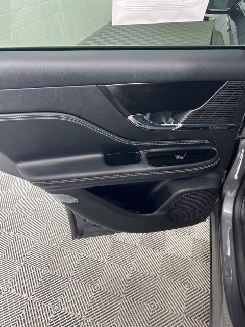 Certified 2022 Lincoln Corsair AWD w/ Equipment Group 101A image 16