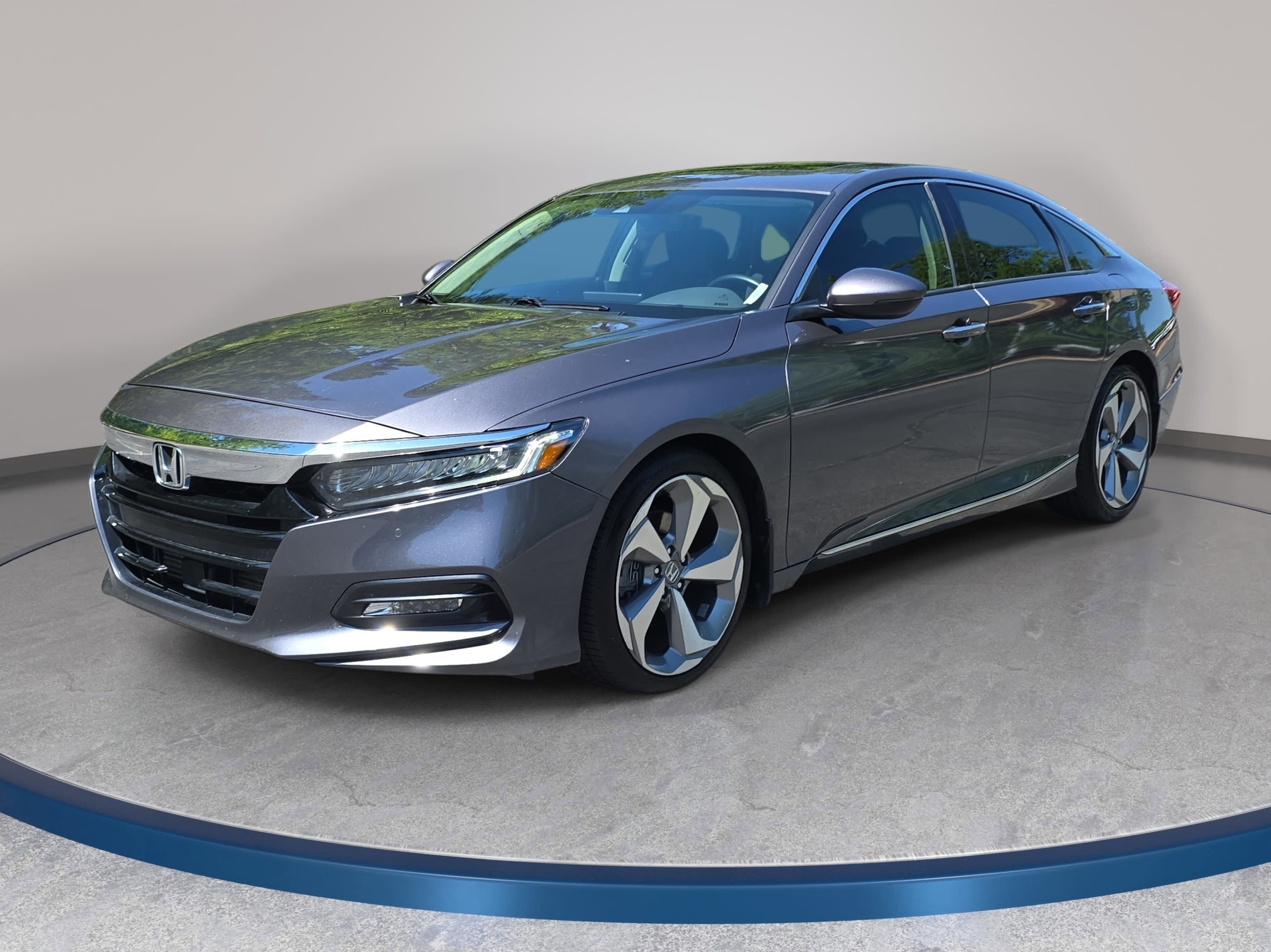 Used 2018 Honda Accord Touring video 1