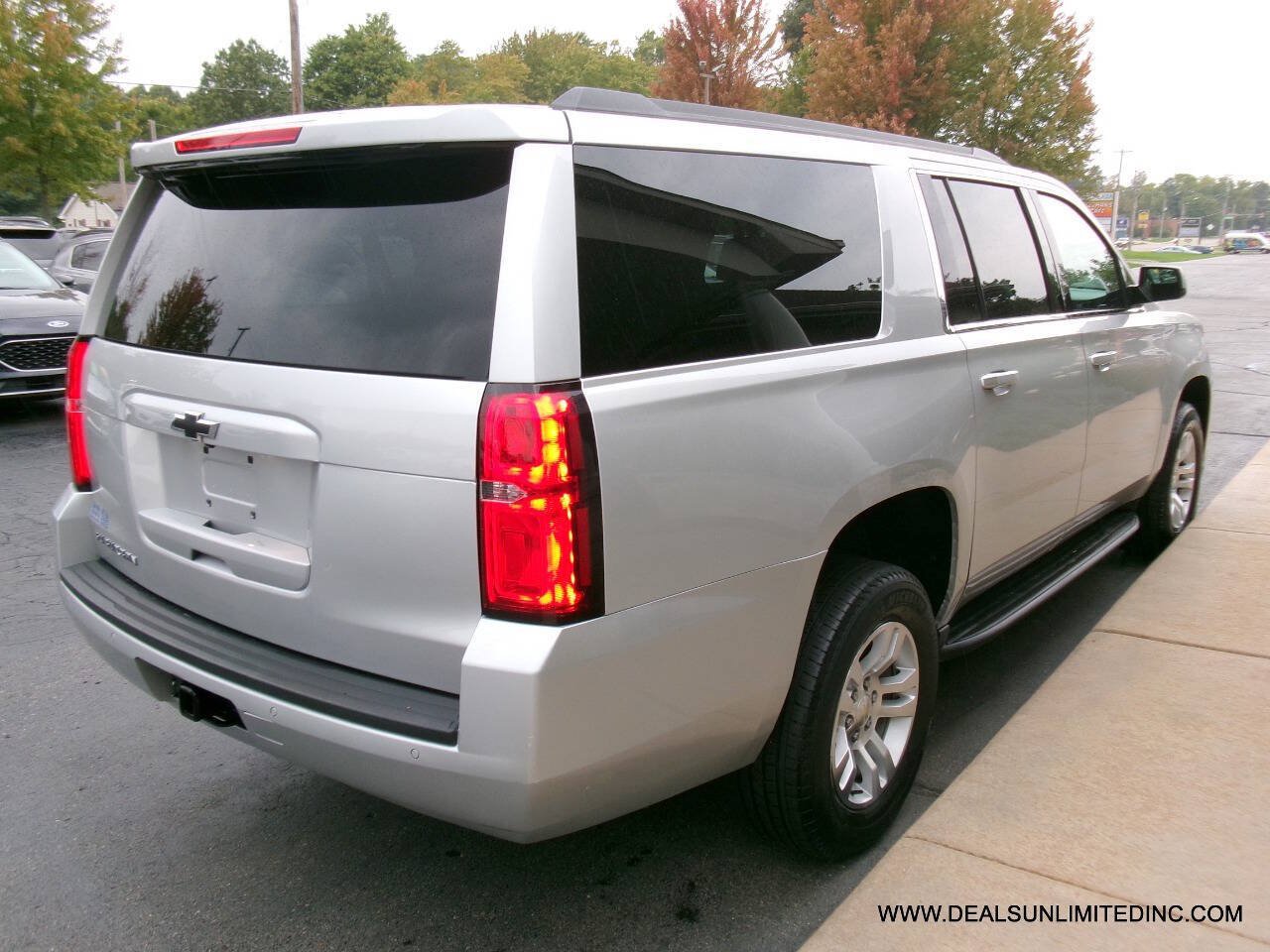 Used 2019 Chevrolet Suburban LT AWD/4WD image 3