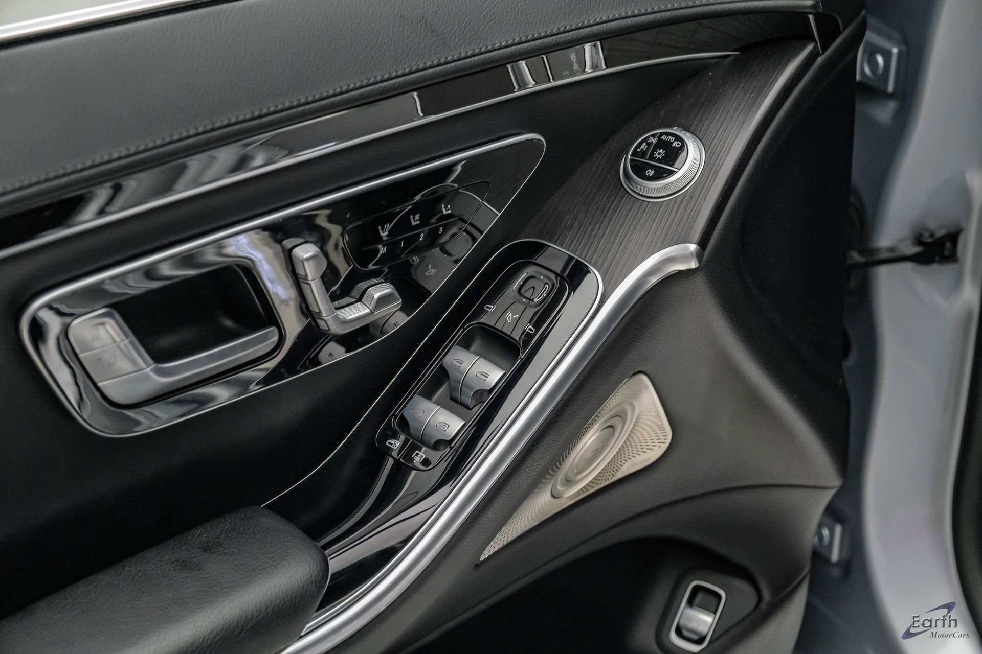 Used 2022 Mercedes-Benz S 580 4MATIC Sedan w/ AMG Line Package image 89
