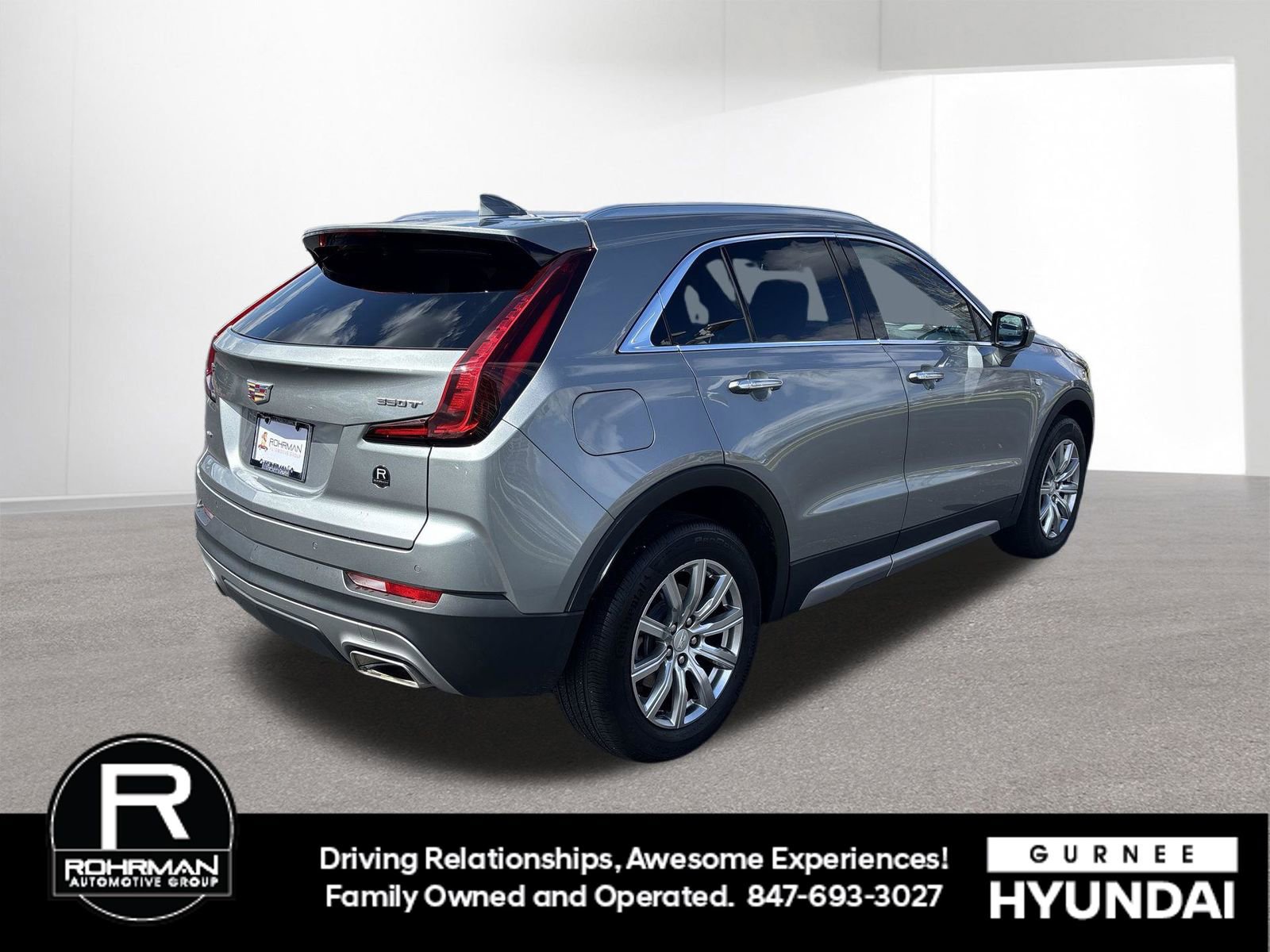 Used 2023 Cadillac XT4 Premium Luxury w/ Cold Weather Package image 9