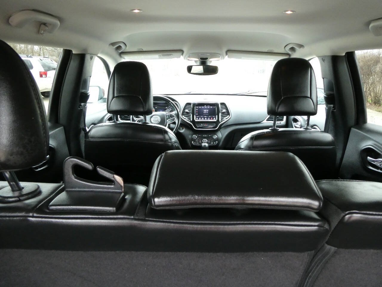 Used 2019 Jeep Cherokee Limited AWD/4WD image 24