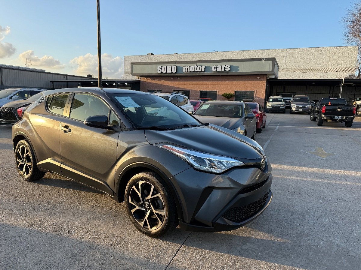 Used 2020 Toyota C-HR XLE FWD image 3
