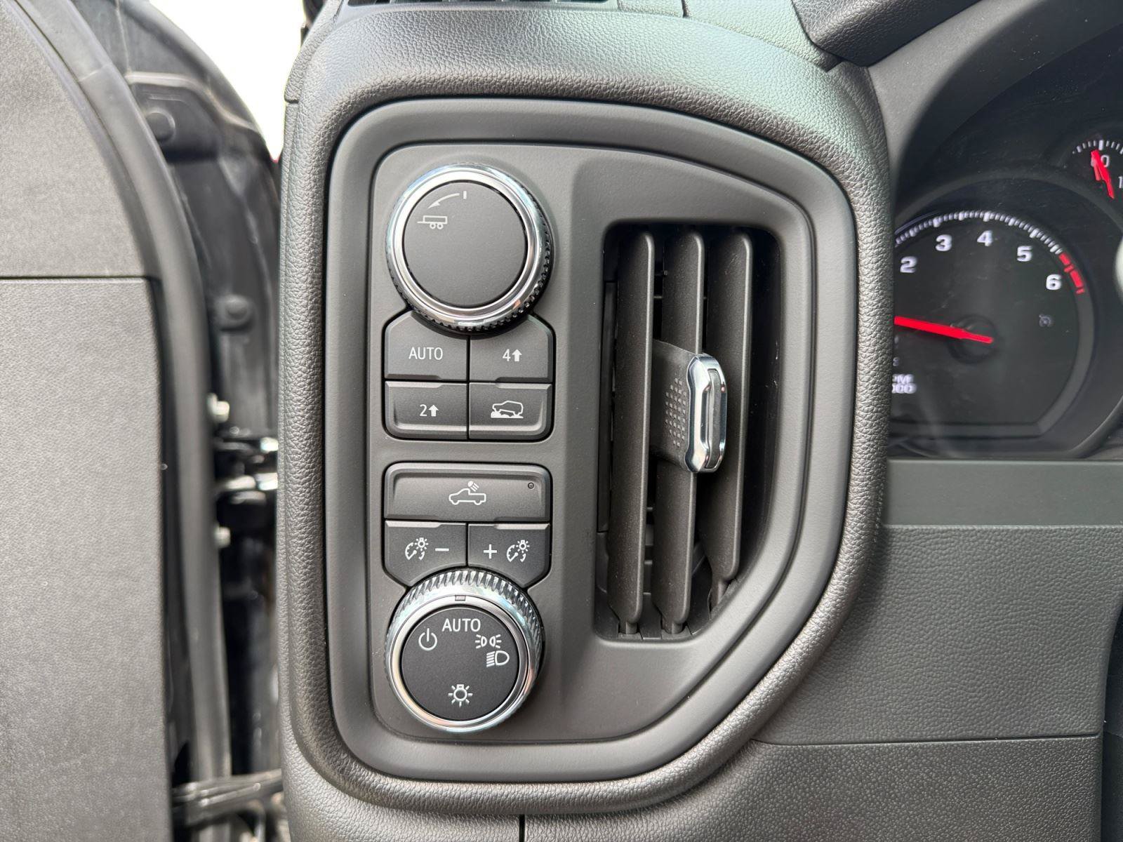 Used 2024 GMC Sierra 1500 Pro w/ Graphite Edition AWD/4WD image 17