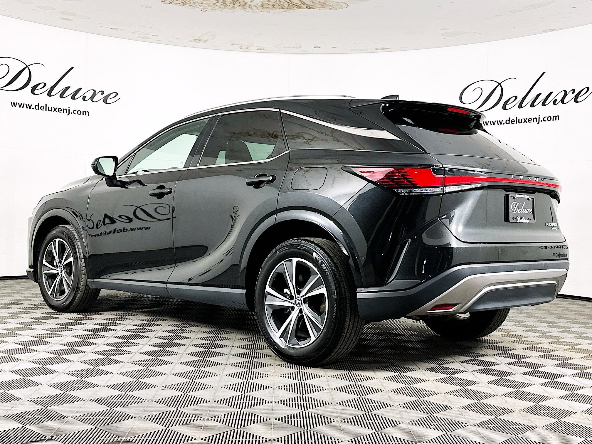 Used 2024 Lexus RX 350 Premium Plus w/ Convenience Package AWD/4WD image 4