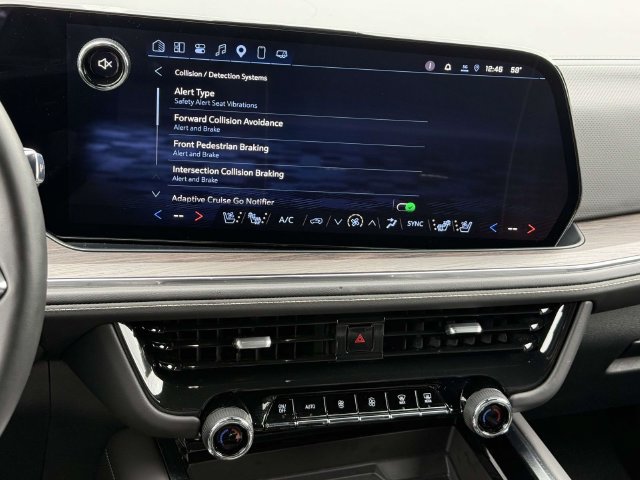 Used 2025 Chevrolet Suburban Premier AWD/4WD image 13