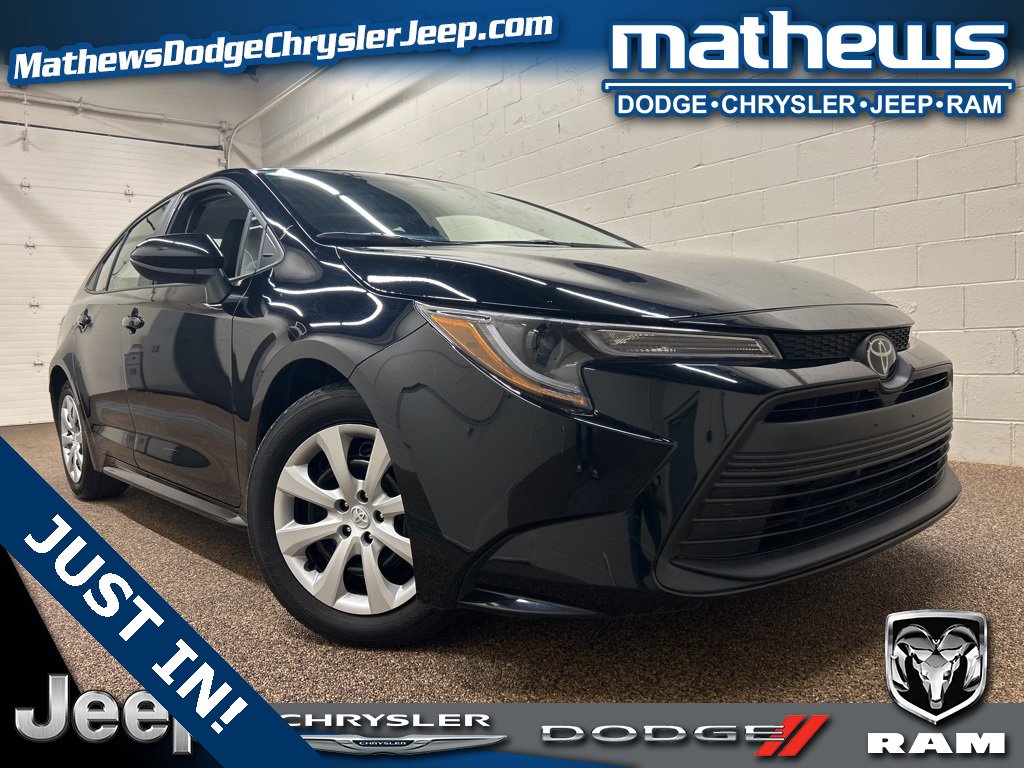 Used 2024 Toyota Corolla LE image 1